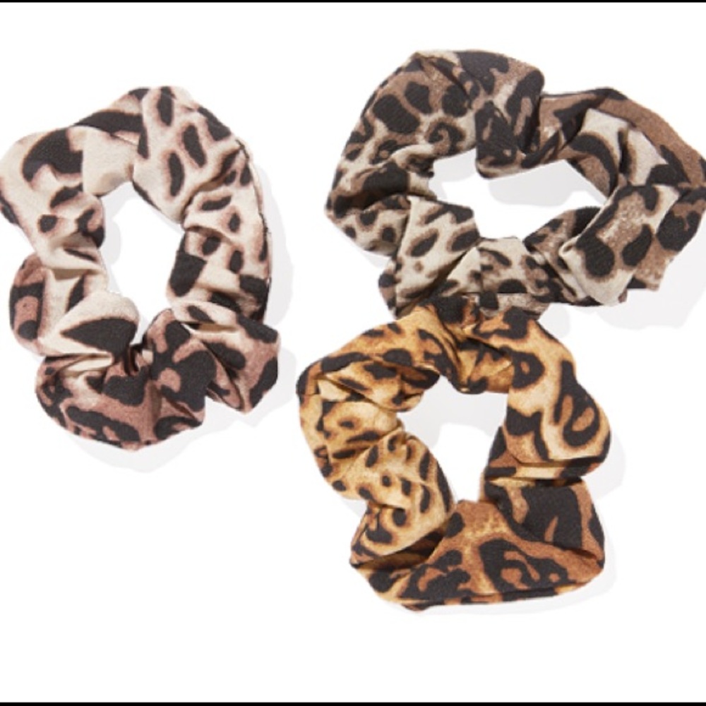 💥NWT💥 Scrunchies